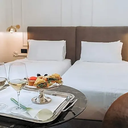 Отель Continentale 4*
