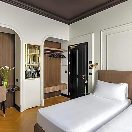 Отель Continentale 4*
